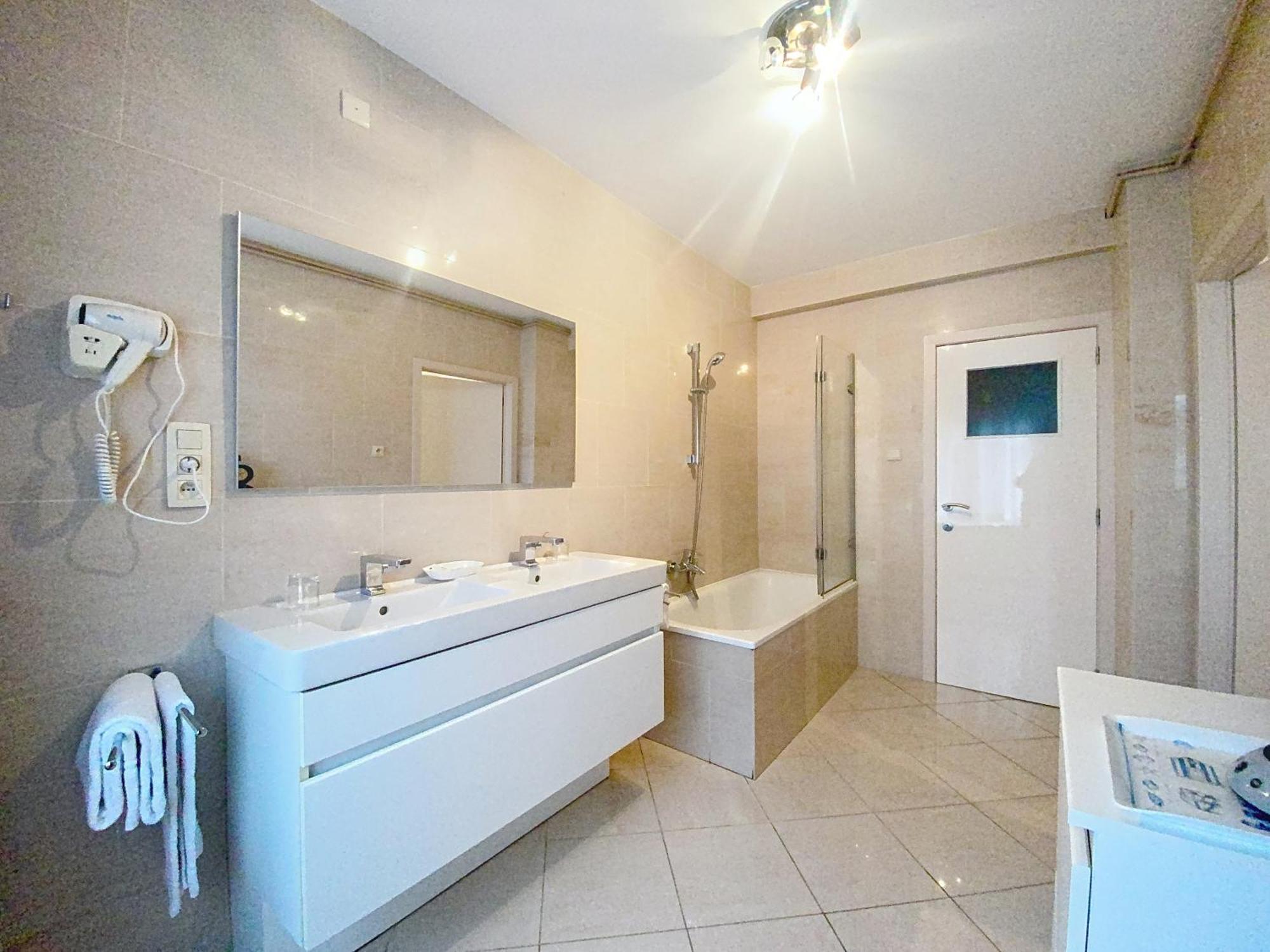 Gastenkamers Centersuites Oostduinkerke Esterno foto