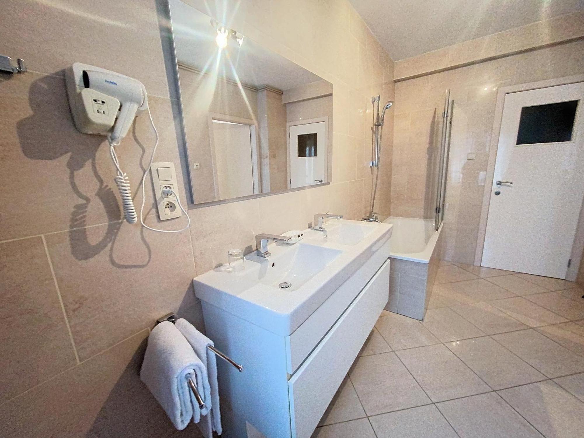 Gastenkamers Centersuites Oostduinkerke Esterno foto