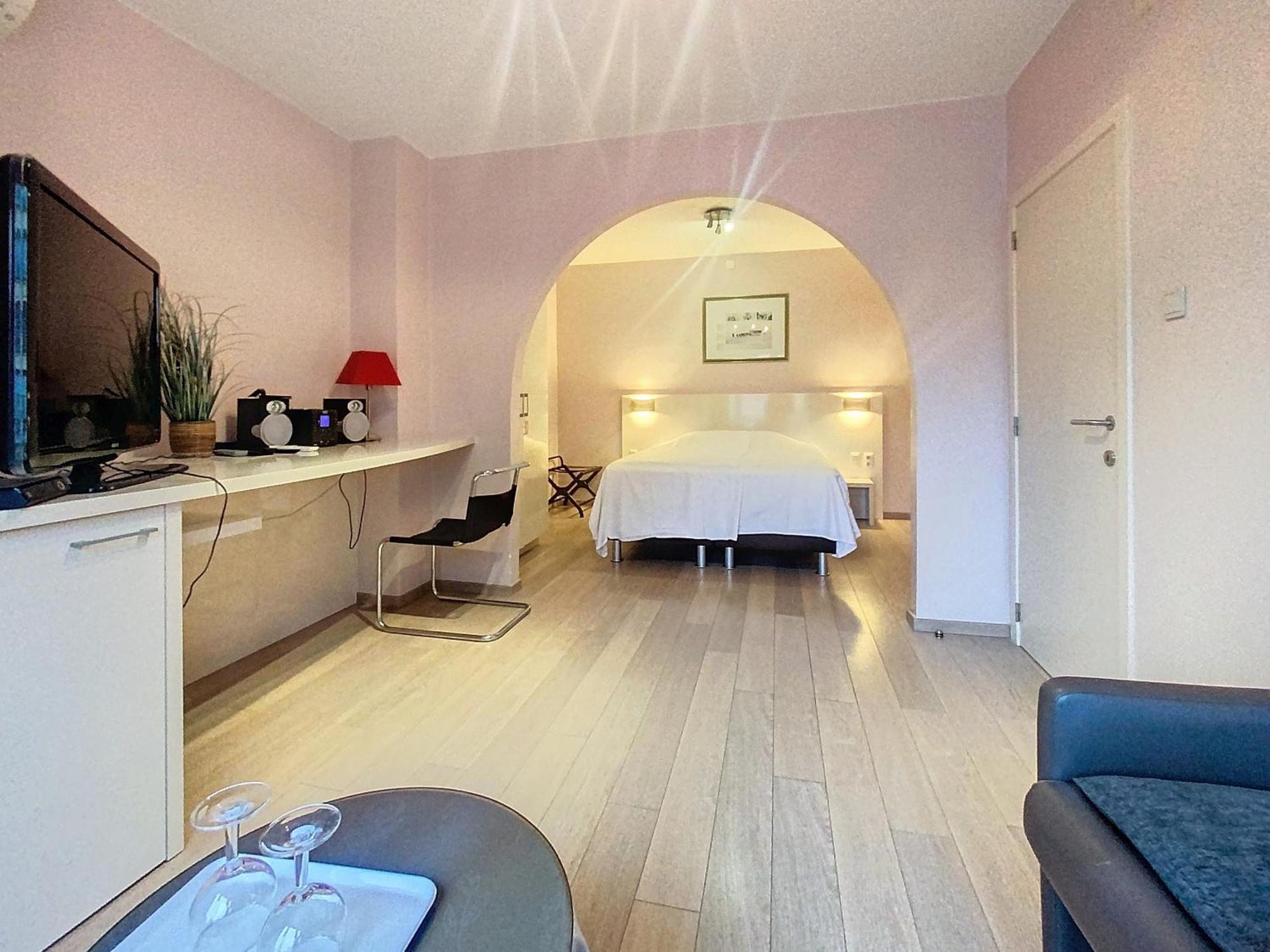 Gastenkamers Centersuites Oostduinkerke Esterno foto